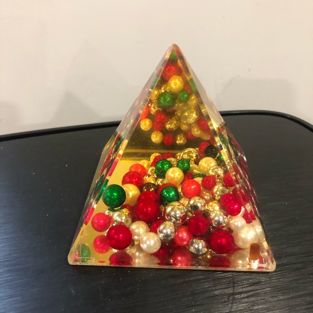 1980s Pyramid Lucite Paperweight with Festive Beads That Move Around 3.5x3”